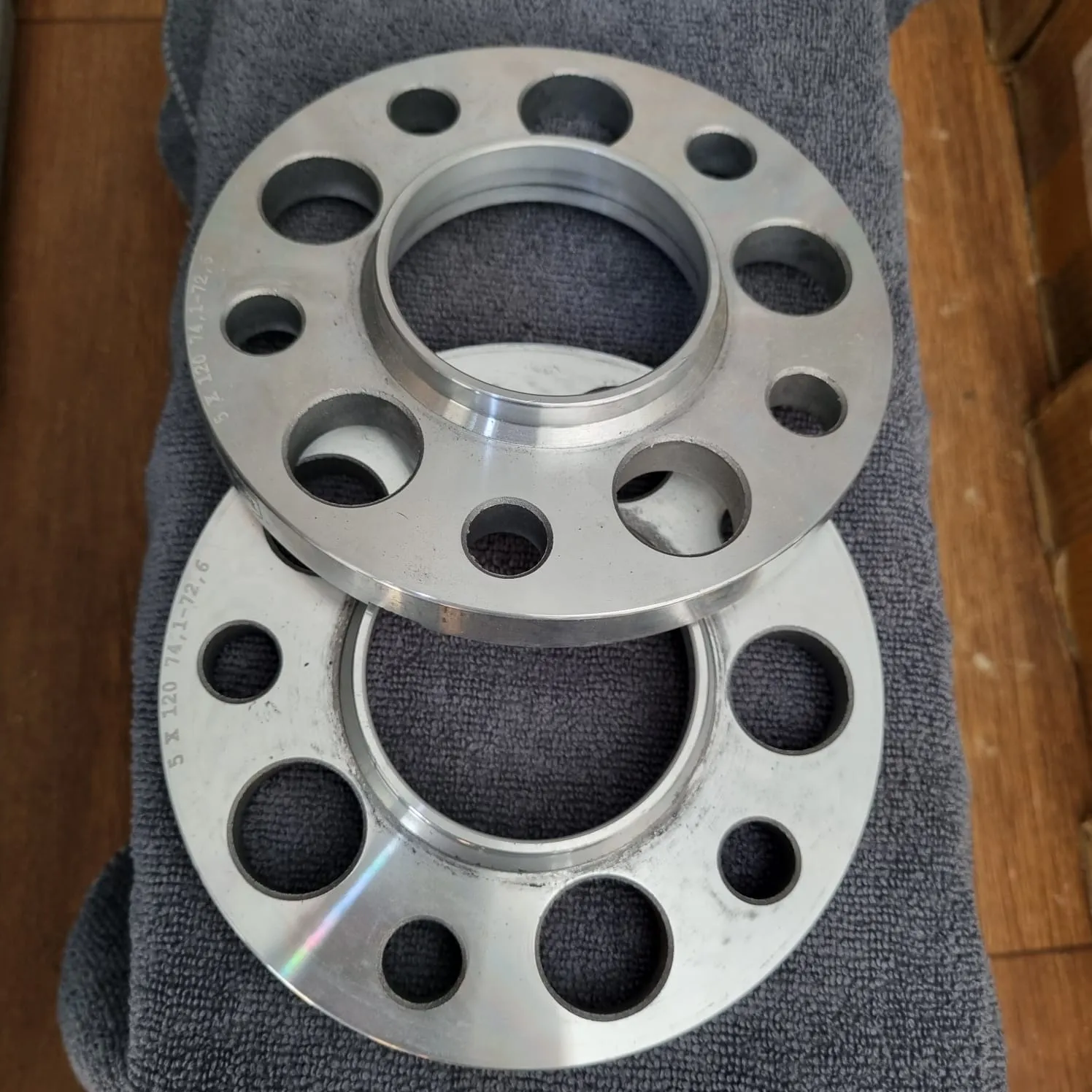 5×120×74.1-72.6×1.5cm