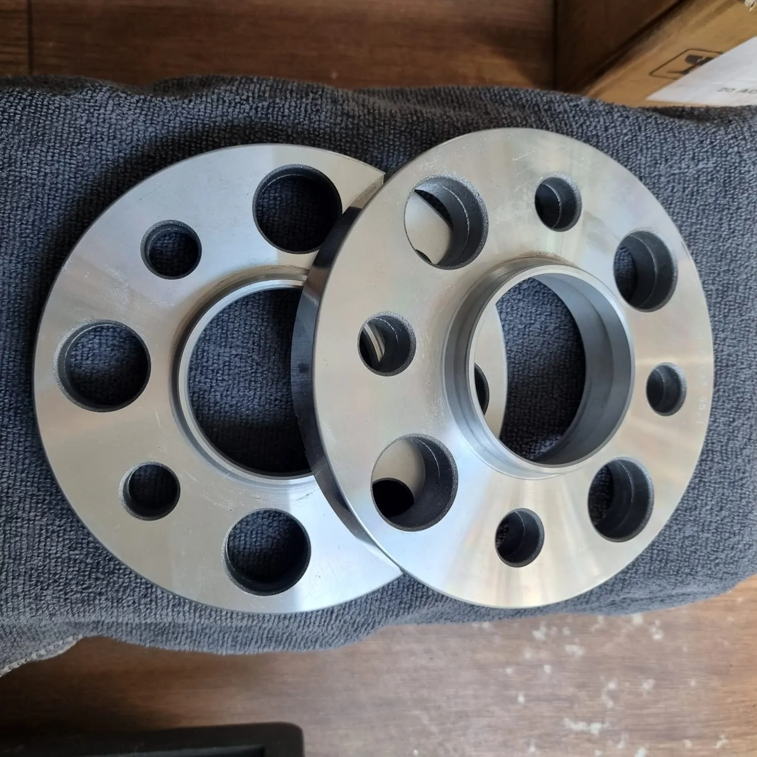 4×108×65.1×1.5 cm
